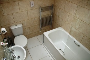 Wingfield hotel bathroom.jpg