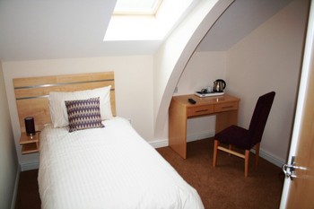 Wingfield hotel single room.jpg